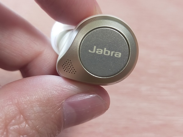 Jabra Elite 85tのイヤホン表面