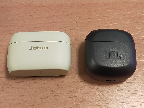 Jabra Elite 85tとJBL CLUB PR+ TWSのイヤホンケース比較